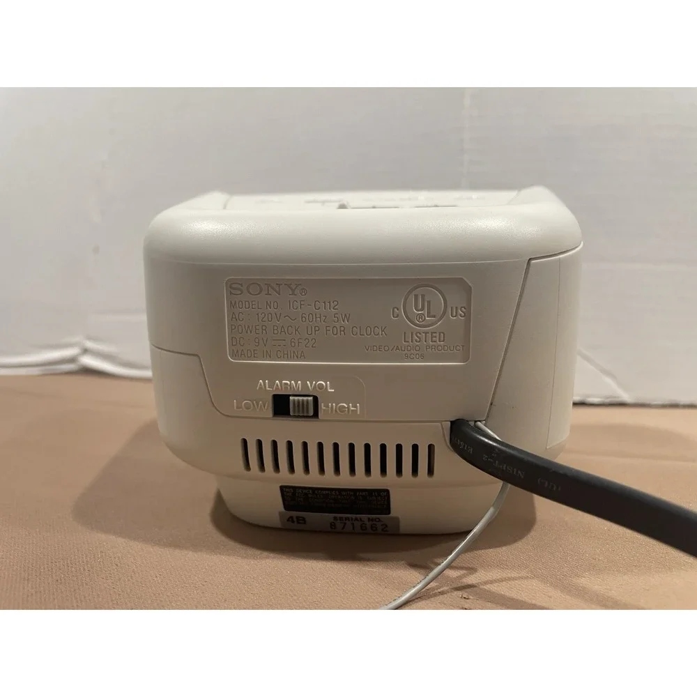 VTG Sony Dream Machine ICF-C112 AM/FM Clock Radio Alarm Clock Green LED